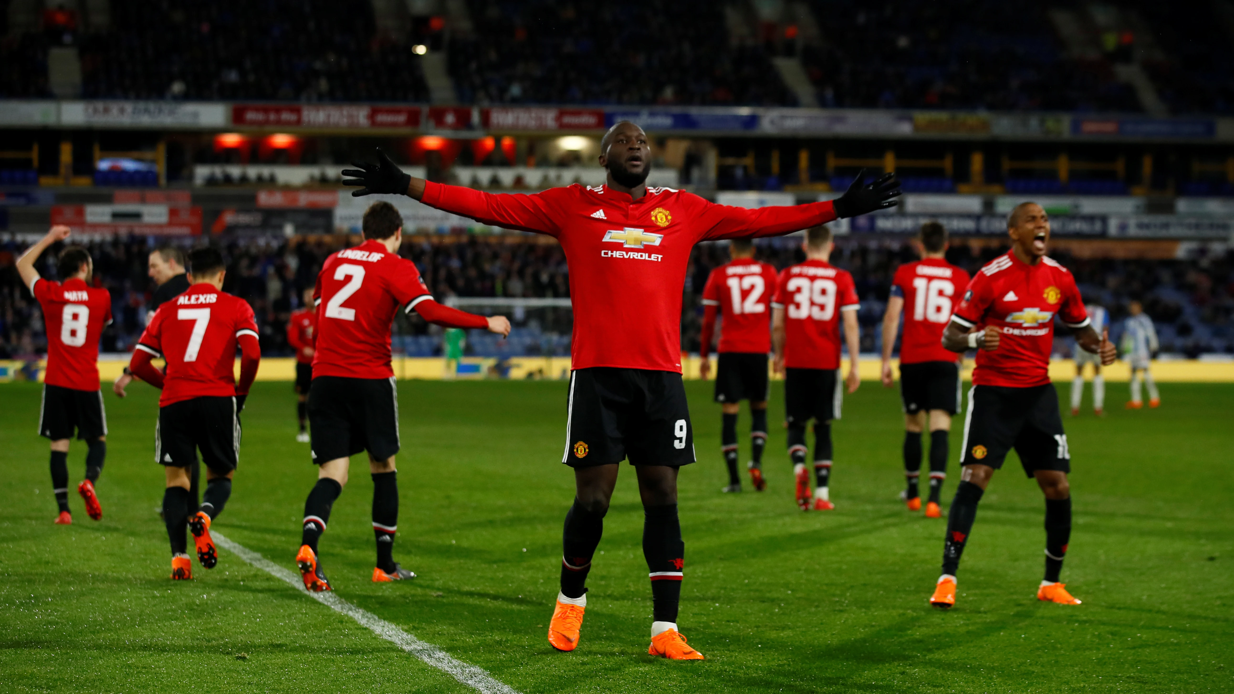 Lukaku celebrando el gol en la FA Cup