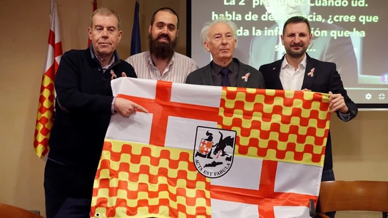 El presidente de Tabarnia en el exilio, Albert Boadella, posa junto al periodista y portavoz de Tabarnia, Jaume Vives, el periodista y miembro de la plataforma Tomás Guasch, y el miembro de Barcelona is not Catalonia El presidente de Tabarnia en el exilio, Albert Boadella, posa junto al periodista y portavoz de Tabarnia, Jaume Vives, el periodista y miembro de la plataforma Tomás Guasch, y el miembro de Barcelona is not Catalonia
