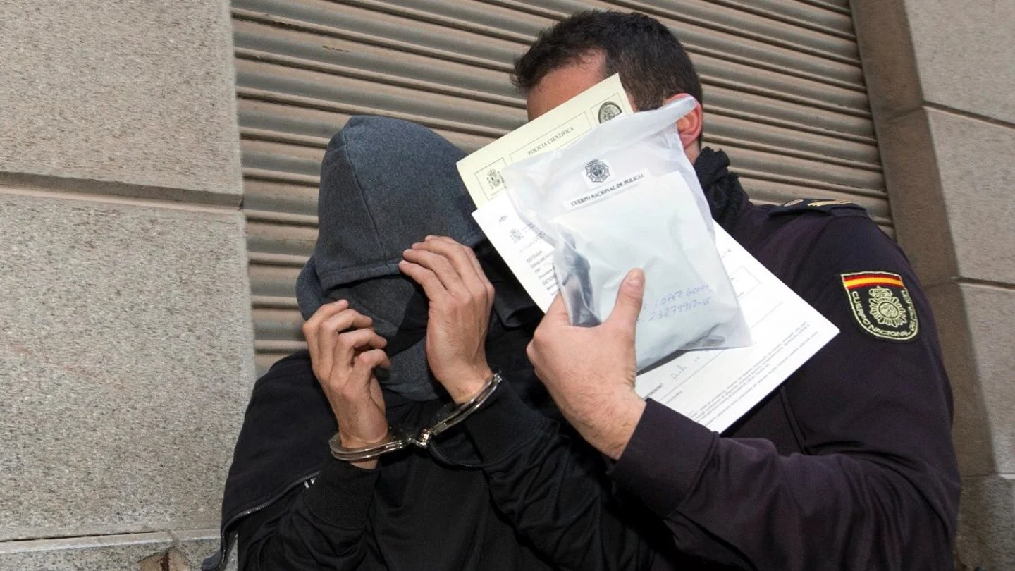 Jugador detenido tras declarar en la jefatura de la policía nacional de Murcia Jugador detenido tras declarar en la jefatura de la policía nacional de Murcia