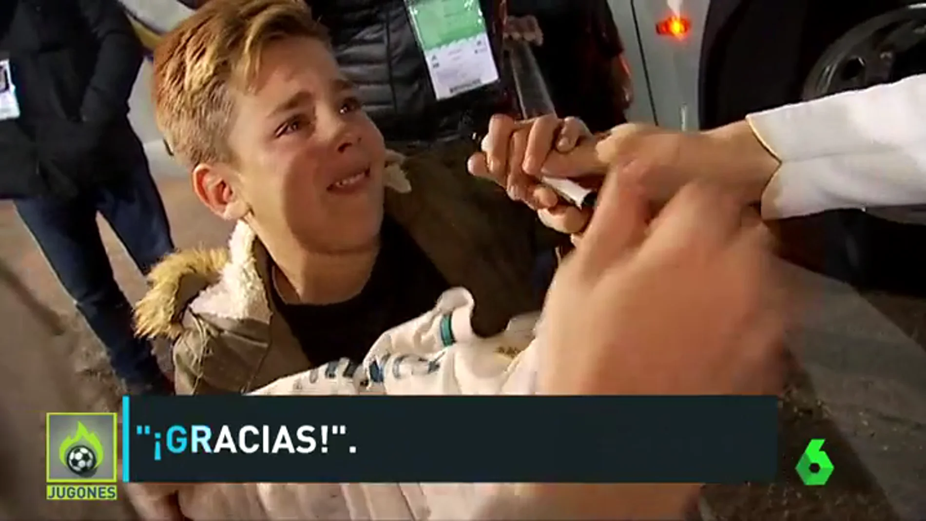 De la desesperación a la alegría: la odisea de un niño para conseguir la firma de Cristiano Ronaldo en el Villamarín 