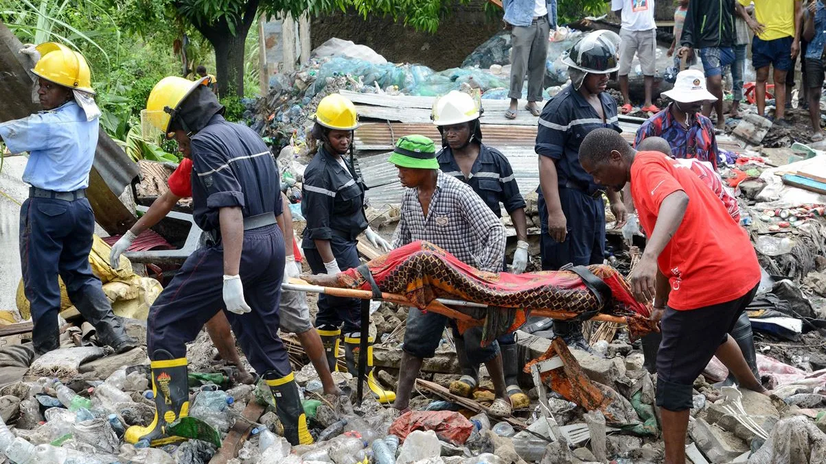 Hasta 17 personas mueren en la capital de Mozambique sepultadas por alud de basura