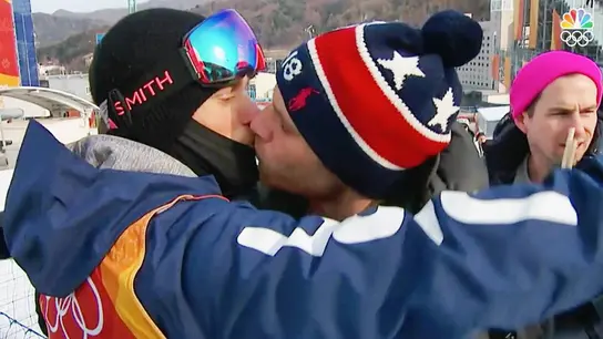 Gus Kenworthy besa a su novio durante los Juegos de Invierno Gus Kenworthy besa a su novio durante los Juegos de Invierno