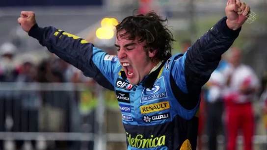 Alonso celebra uno de sus Mundiales Alonso celebra uno de sus Mundiales