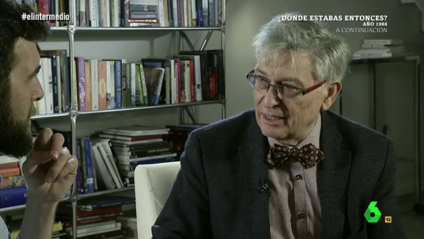 &Aacute;ngel Vi&ntilde;as, historiador