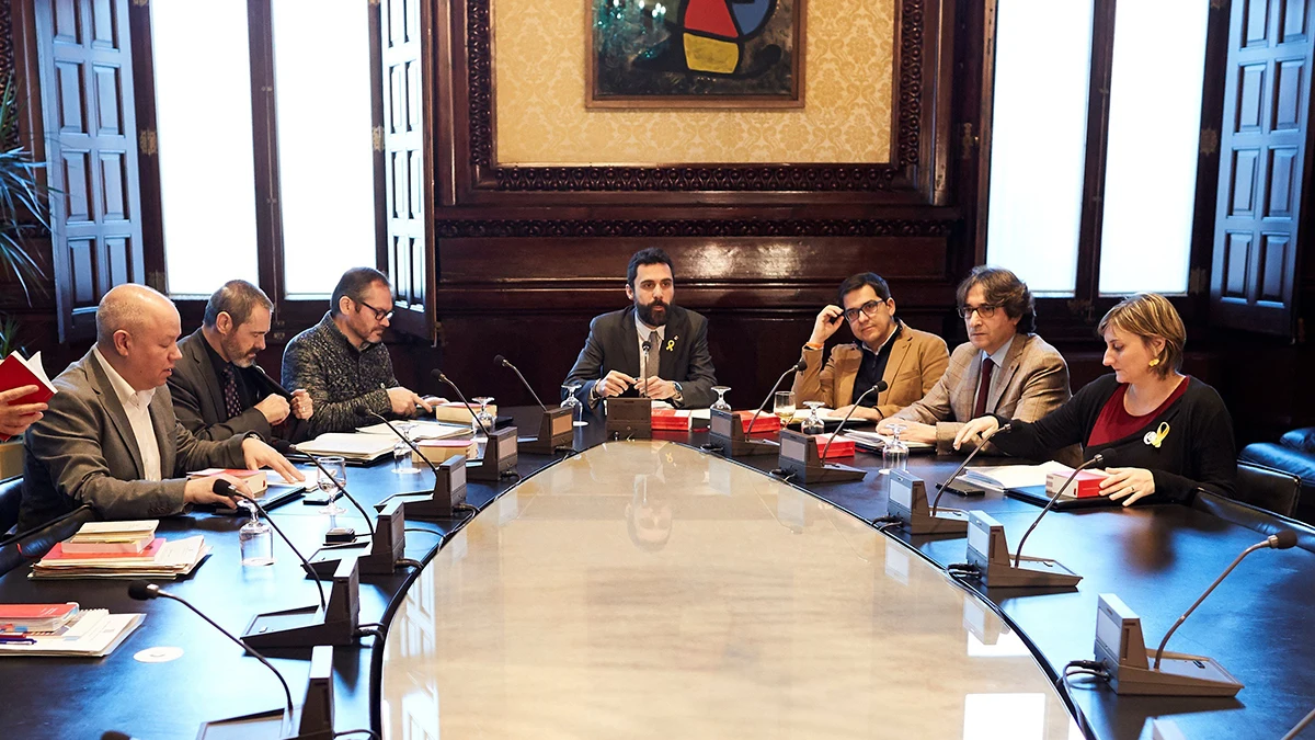 Roger Torrent y el resto de la Mesa del Parlament