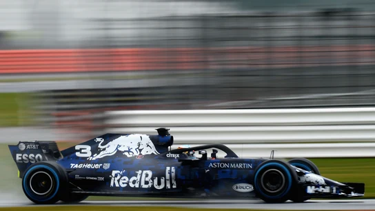 El RB14 de Ricciardo, rodando en Silverstone El RB14 de Ricciardo, rodando en Silverstone