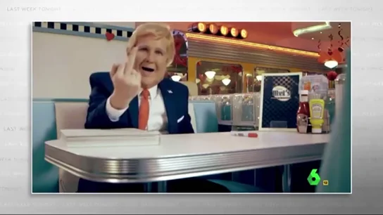 El Donald Trump de Joaquín Reyes se cuela en el 'Last Week Tonight' de John Oliver: "España le imita bailando como un idiota" El Donald Trump de Joaquín Reyes se cuela en el 'Last Week Tonight' de John Oliver: "España le imita bailando como un idiota"