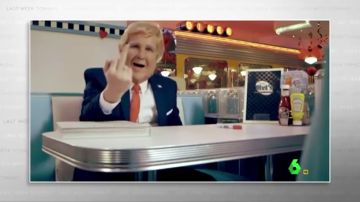 El Donald Trump de Joaquín Reyes se cuela en el 'Last Week Tonight' de John Oliver: "España le imita bailando como un idiota"