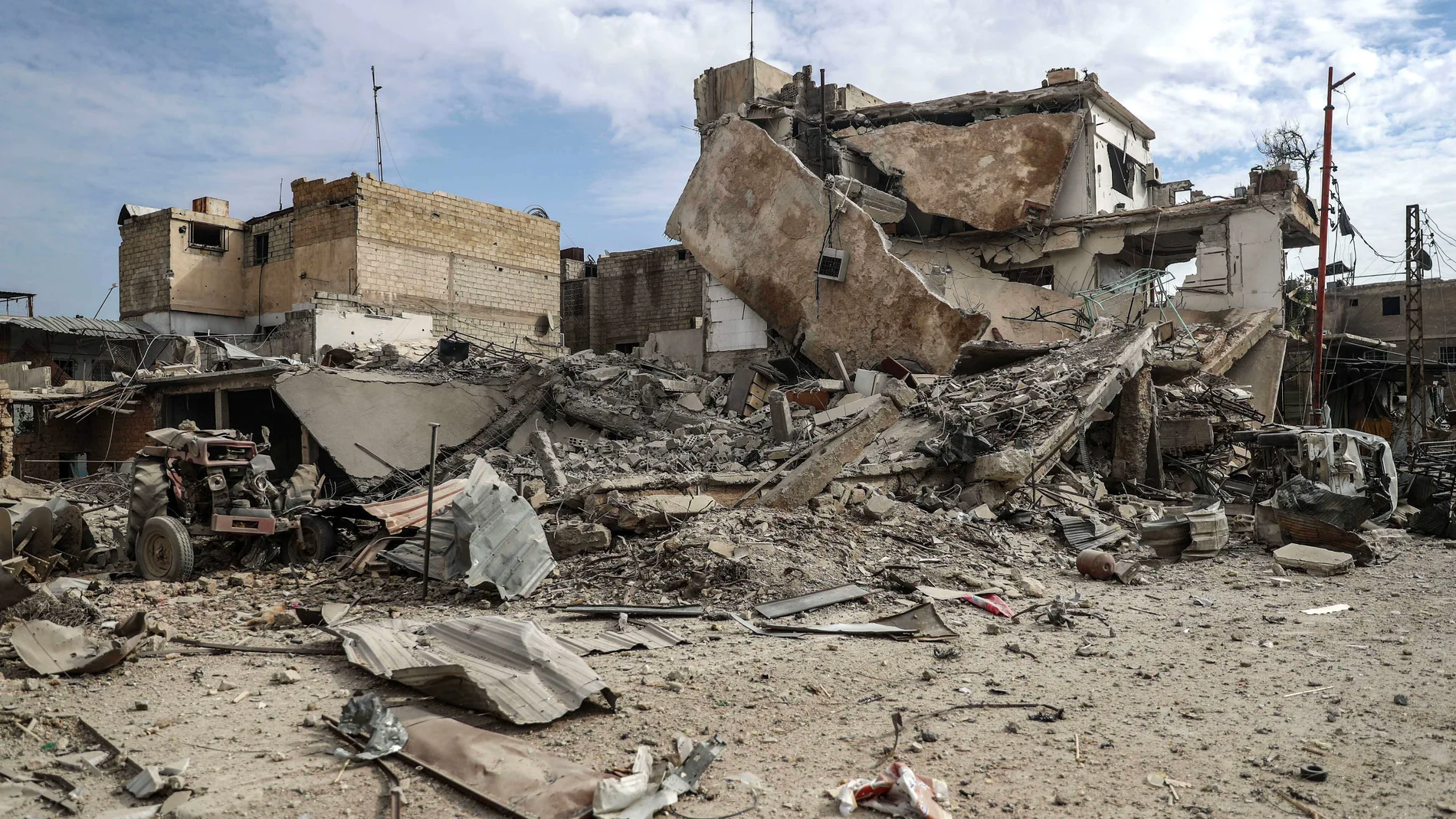 Edificios destruídos tras un bombardeo al este de Guta