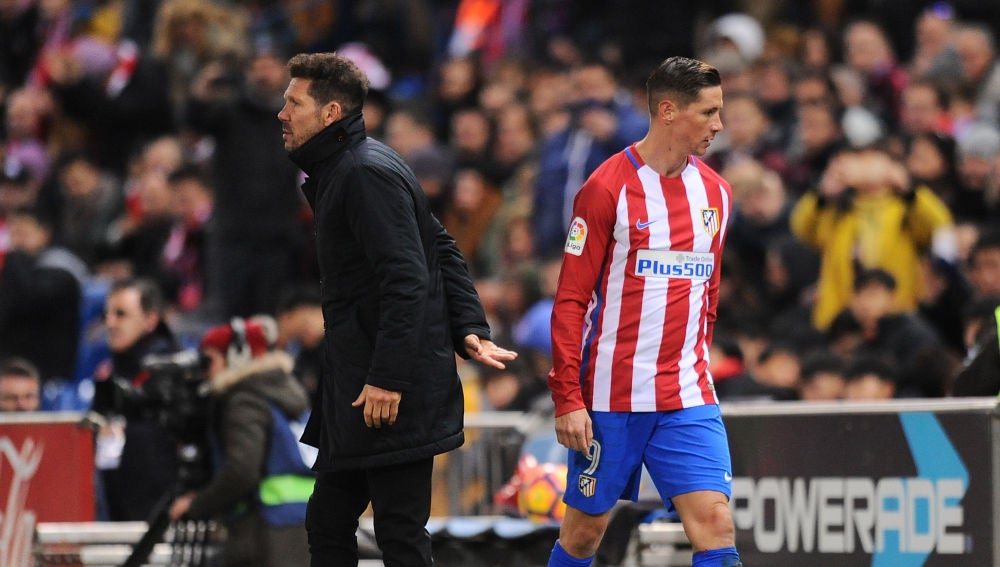 Fernando Torres es sustituido durante un partido