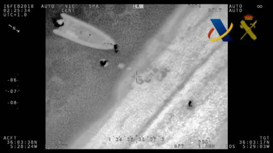 Intervenidos unos 930 kilos de hach&iacute;s ocultos en un zulo en una playa de Algeciras