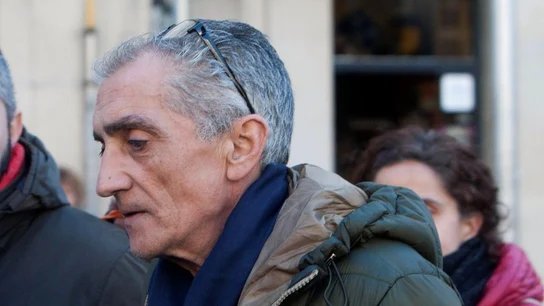 Julio Araújo antes de entrar en comisaría Julio Araújo antes de entrar en comisaría