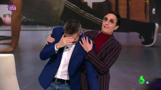 Josie 'anima' a Frank Blanco a no posar luciendo abdominales Josie 'anima' a Frank Blanco a no posar luciendo abdominales