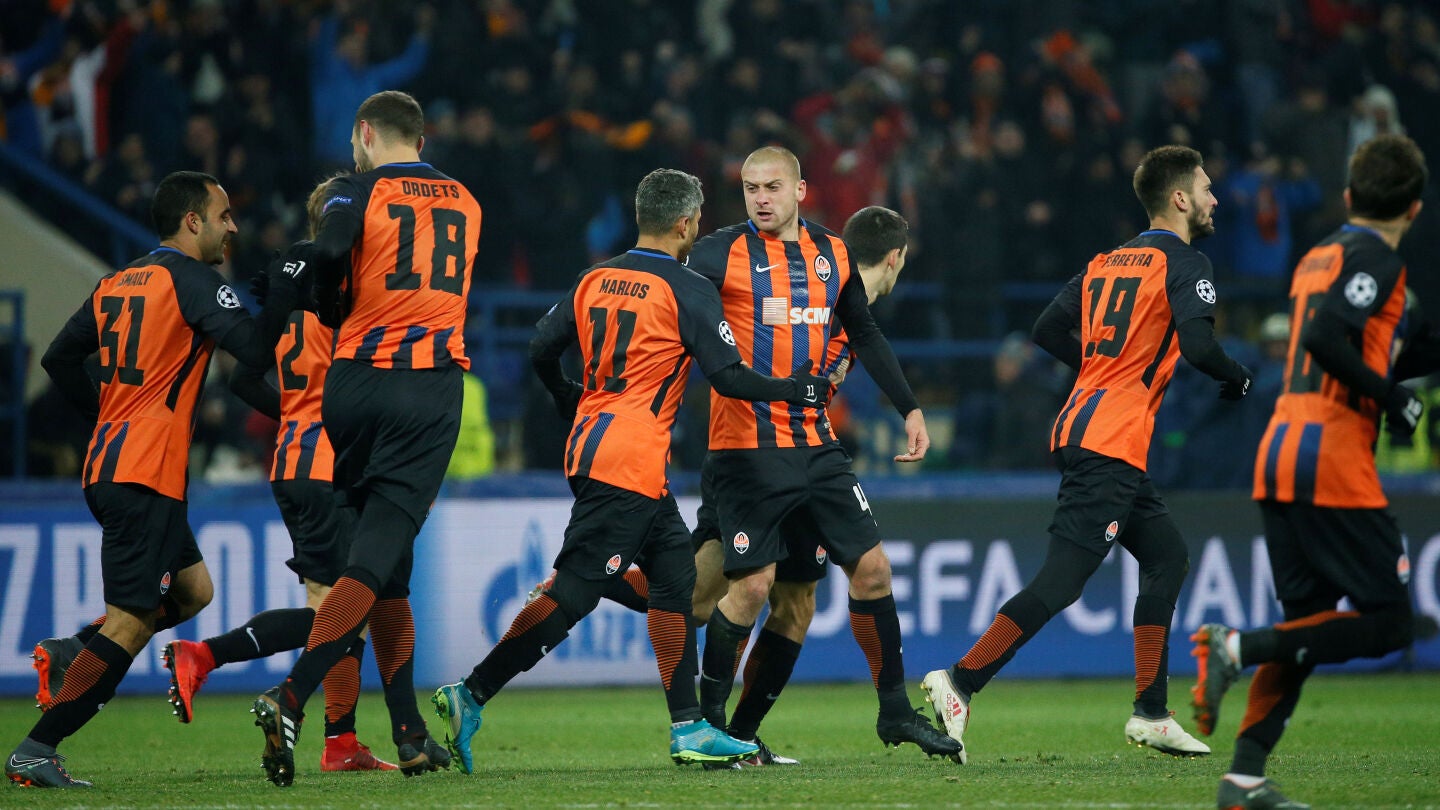 Los jugadores del Shakhtar celebran uno de los goles contra la Roma
