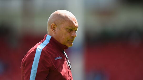 Ray Wilkins, durante un entrenamiento del Aston Villa
