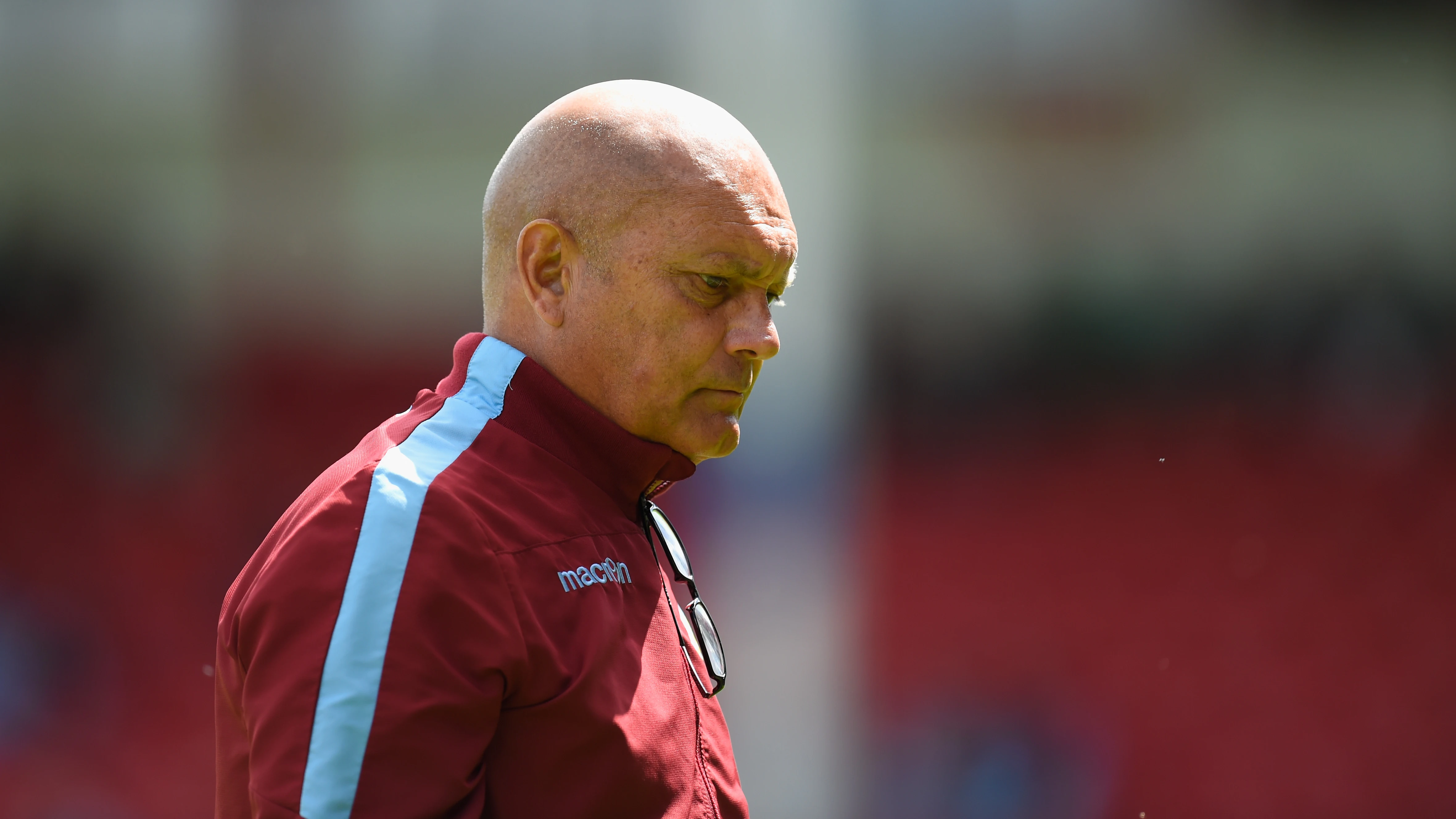Ray Wilkins, durante un entrenamiento del Aston Villa