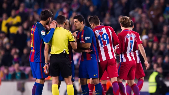 El colegiado extremeño Jesús Gil Manzano en un partido entre Barcelona y Atlético El colegiado extremeño Jesús Gil Manzano en un partido entre Barcelona y Atlético