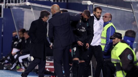 Zidane, en el banquillo del Real Madrid