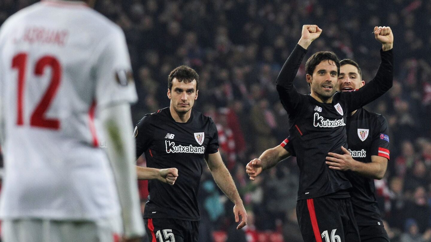 Etxeita celebra su gol ante el Spartak