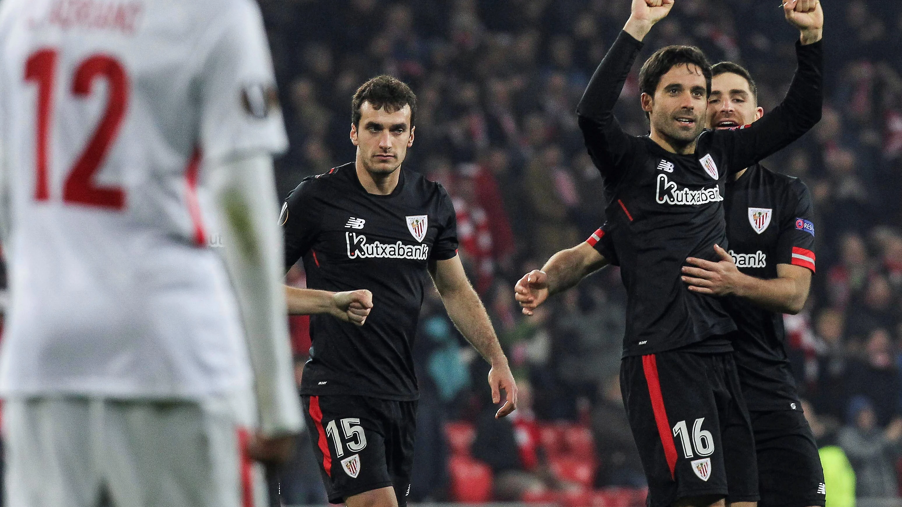 Etxeita celebra su gol ante el Spartak