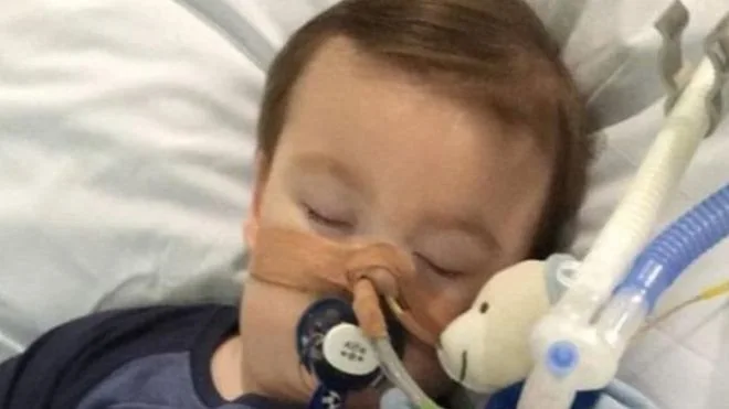 Alfie Evans tiene una enfermedad rara