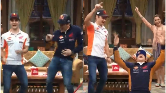 Dani Pedrosa y Marc Márquez bailan en un programa de televisión de Indonesia Dani Pedrosa y Marc Márquez bailan en un programa de televisión de Indonesia
