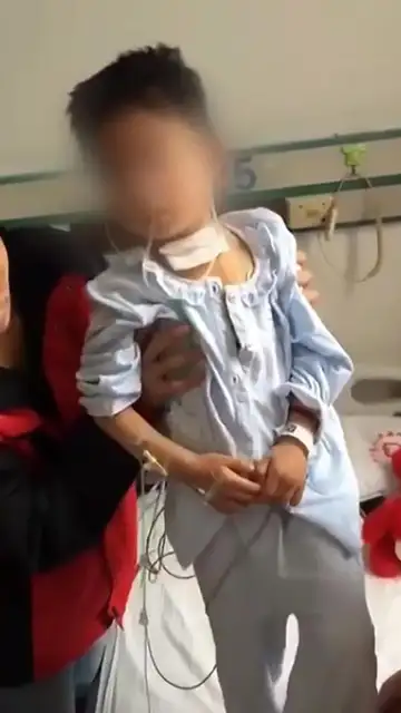 Una aguja atraviesa la garganta de un niño en China Una aguja atraviesa la garganta de un niño en China