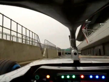 Bottas, desde su Mercedes Bottas, desde su Mercedes