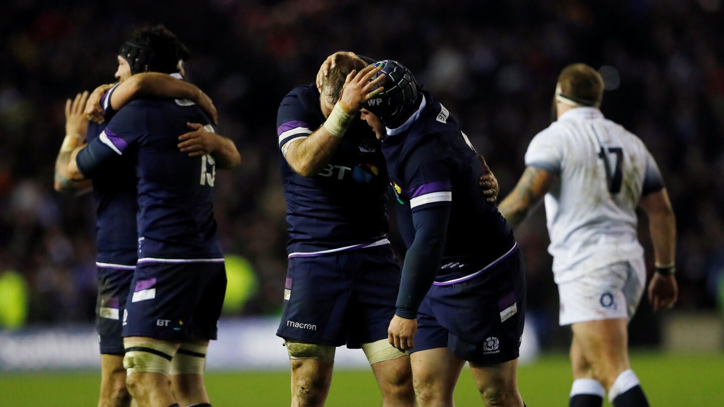 Los jugadores de Escocia celebran su hist&oacute;rico triunfo ante Inglaterra