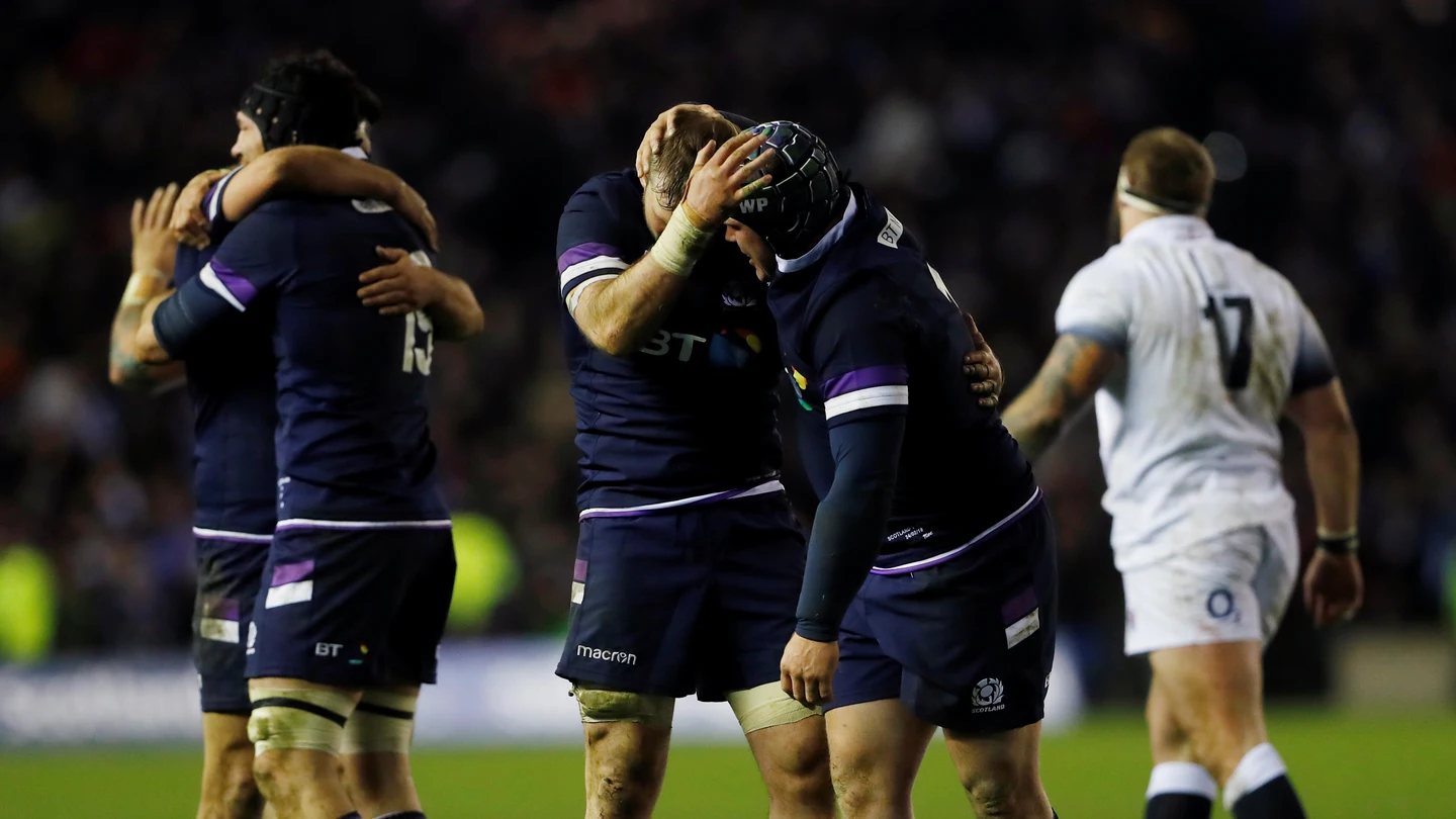 Los jugadores de Escocia celebran su histórico triunfo ante Inglaterra Los jugadores de Escocia celebran su histórico triunfo ante Inglaterra