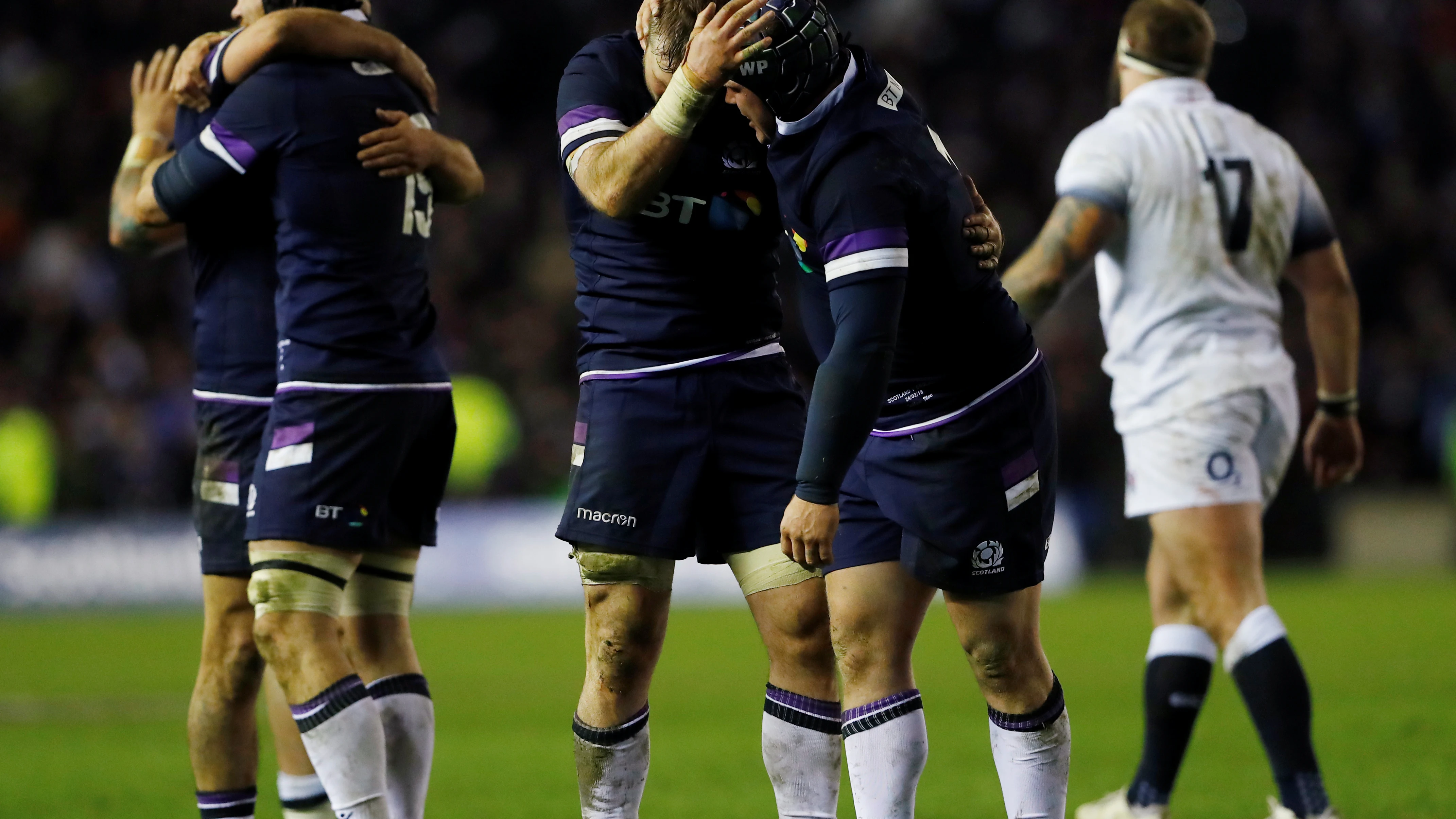 Los jugadores de Escocia celebran su histórico triunfo ante Inglaterra