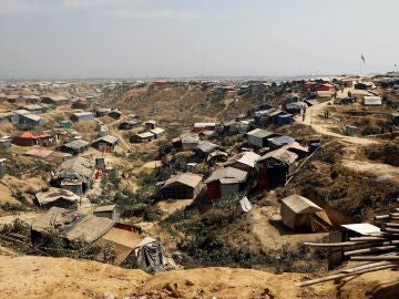 Vista general de uno de los campamentos para refugiados rohinyás Vista general de uno de los campamentos para refugiados rohinyás