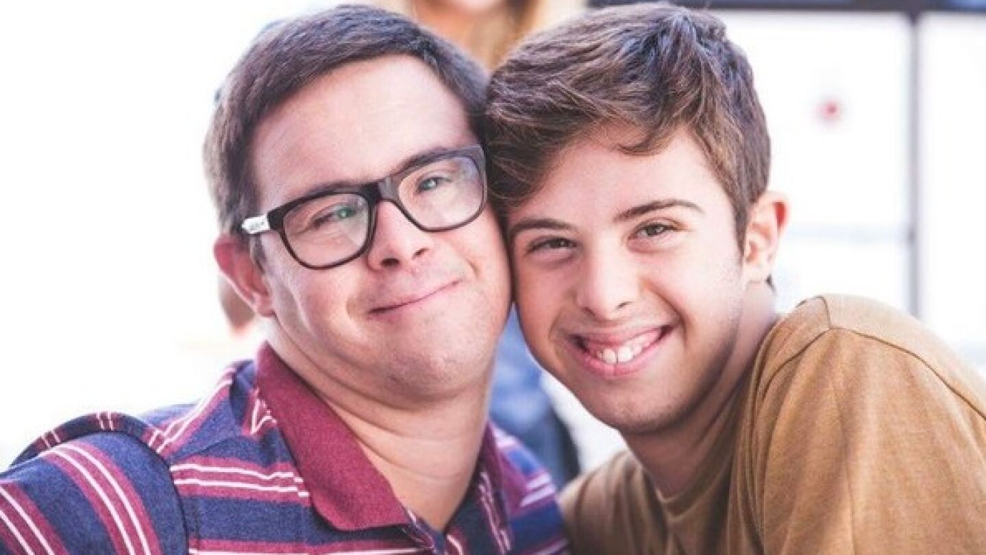 Salva y Pablo, protagonistas de 'Distintos'