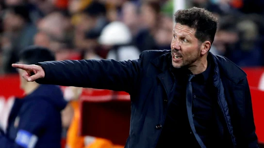 Simeone da indicaciones en la banda Simeone da indicaciones en la banda