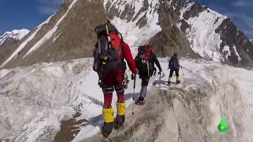 Los hermanos practicando alpinismo