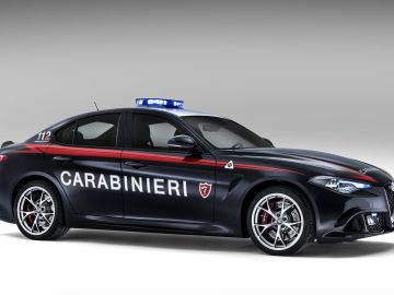 alfa-romero-giulia-carabinieri-2016-07.jpg