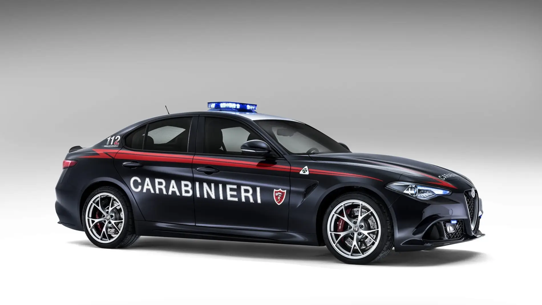alfa-romero-giulia-carabinieri-2016-07.jpg
