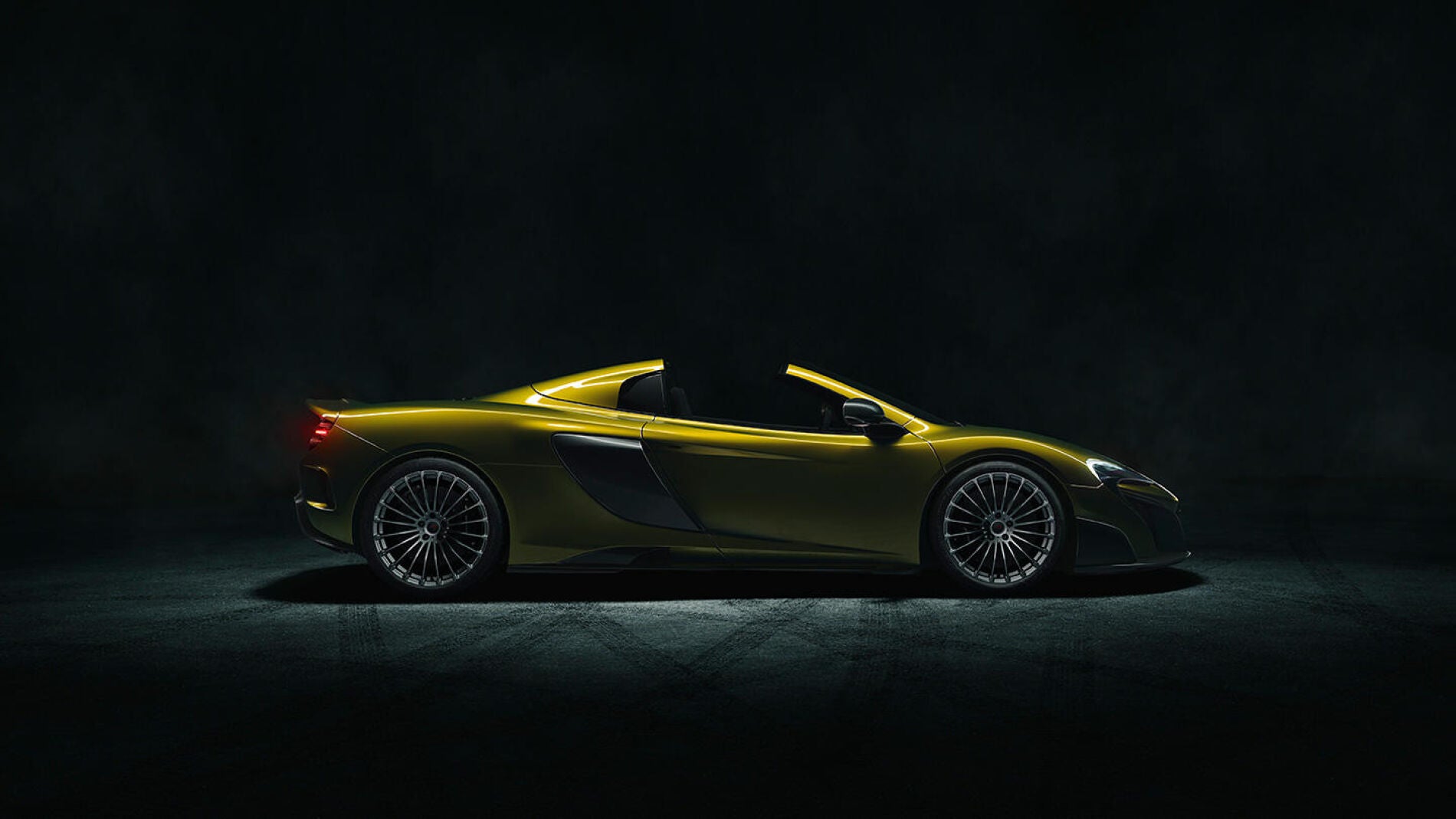 mclaren-675lt-spider-2016-03.jpg