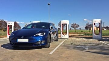 tesla-models-s-supercharger-espana-2017-01.jpg