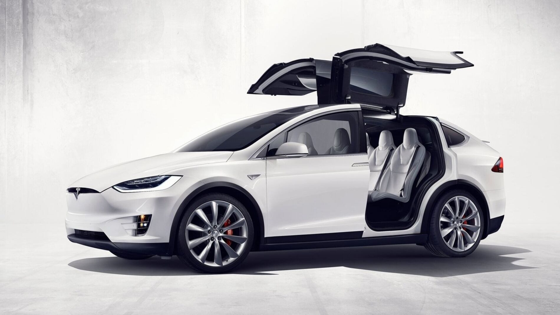 Tesla-Model_X_2017_0216_00.jpg