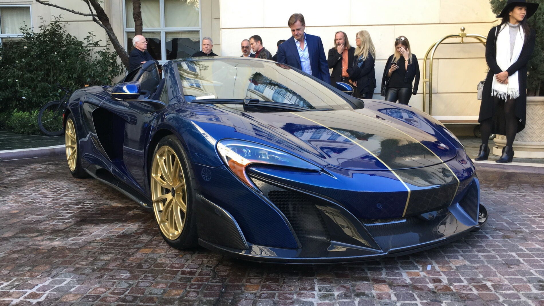 McLaren-675LT-Spider-MSO-Carbon-Series_m%C3%A1s-caro_.jpg