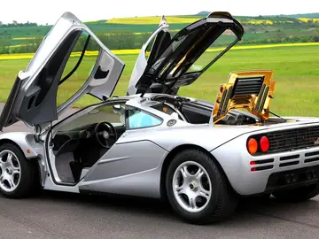 McLaren-F1-gris-todas-las-puertas-abiertas.jpg McLaren-F1-gris-todas-las-puertas-abiertas.jpg