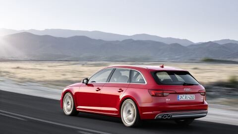 audi-a4-2015-1115-01