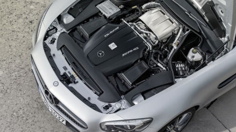 mercedes-amg-gt-2015-0116-01