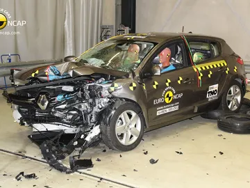 Renault-megane-iii-euroncap-0216-00.jpg Renault-megane-iii-euroncap-0216-00.jpg