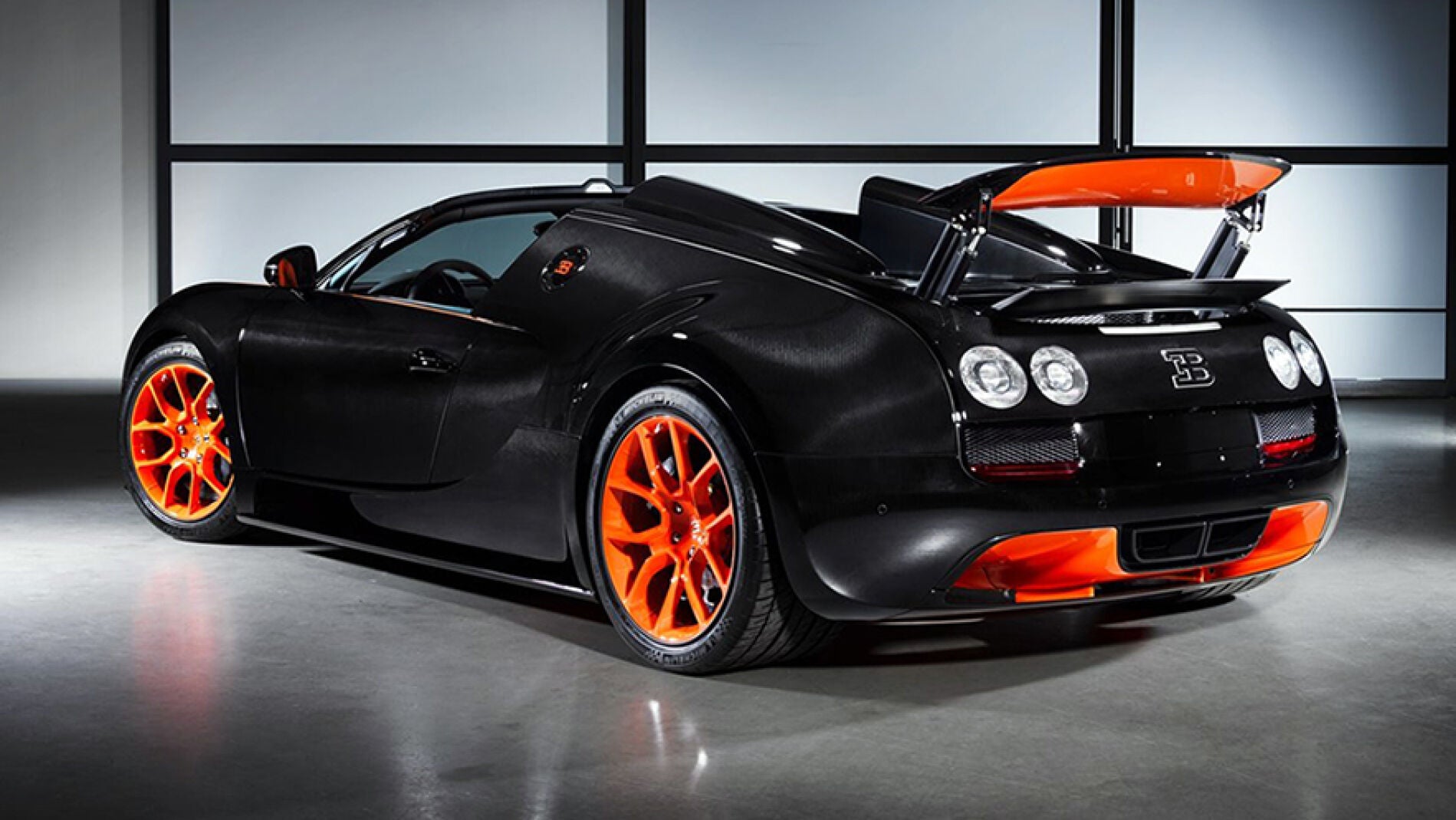 Bugatti-Veyron_Grand_Sport_Vitesse.jpg