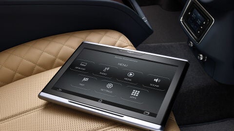 bentley-bentayga-2016-30