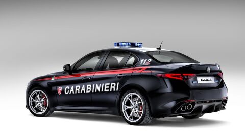 alfa-romero-giulia-carabinieri-2016-08