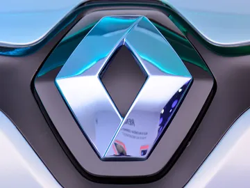 RENAULT1.jpg RENAULT1.jpg