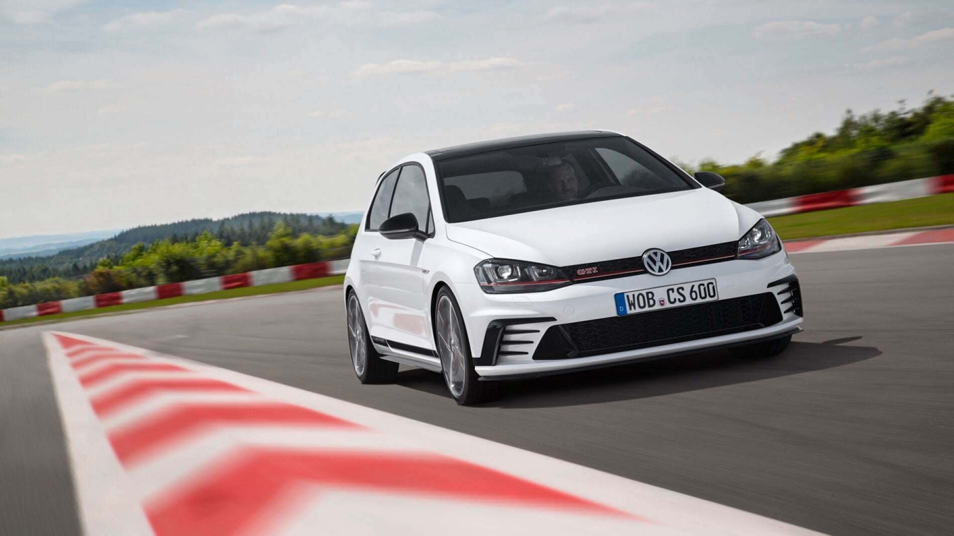 volkswagen-gof-gti-clubsport-1115-17.jpg
